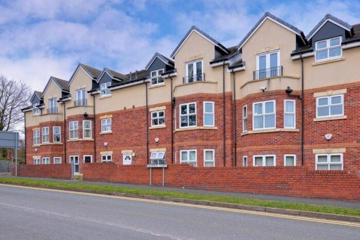 Modern 2 Bed Apartment With Free Parking And Netflix Dawley Экстерьер фото